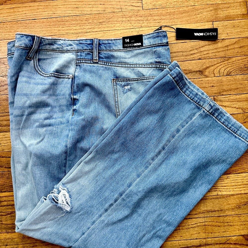 $12! For NEW FASHION NOVA with tags womens  Jeans size 14 wide leg